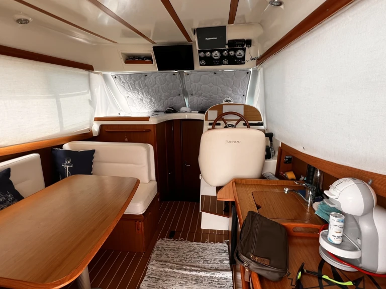 Noleggio barche Jeanneau Merry Fisher 925 Fly a Real Club Marítimo de Huelva su Samboat