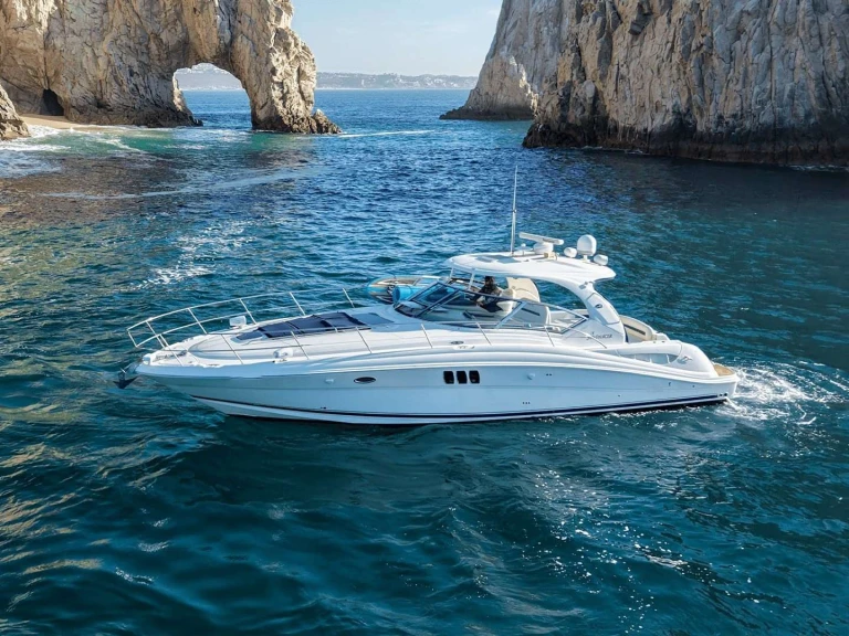 Barca a motore a noleggio a Cabo San Lucas al miglior prezzo