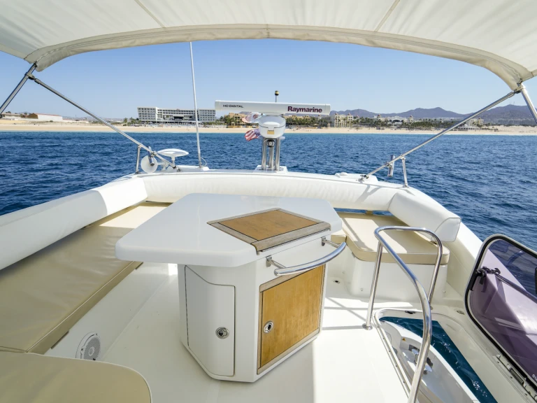 Noleggio Barca a motore Azimut con patente nautica