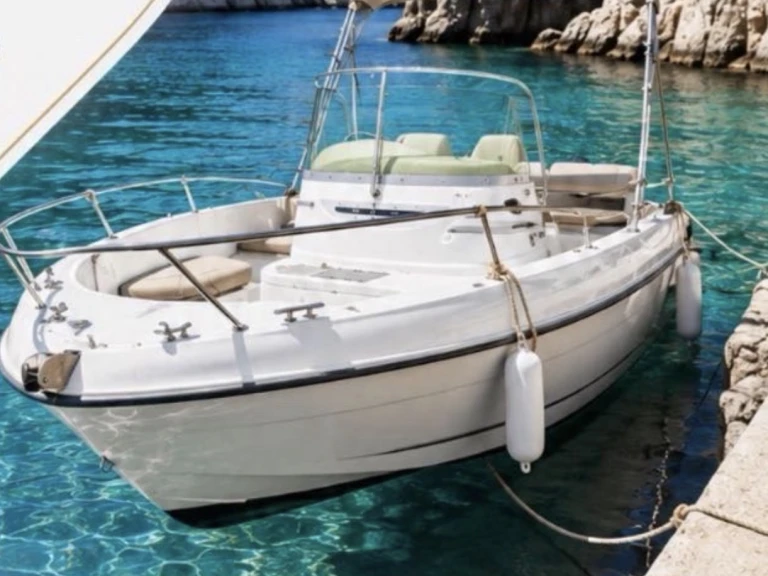 Noleggio Barca a motore a Marsiglia – Cap-Ferret 550 Open