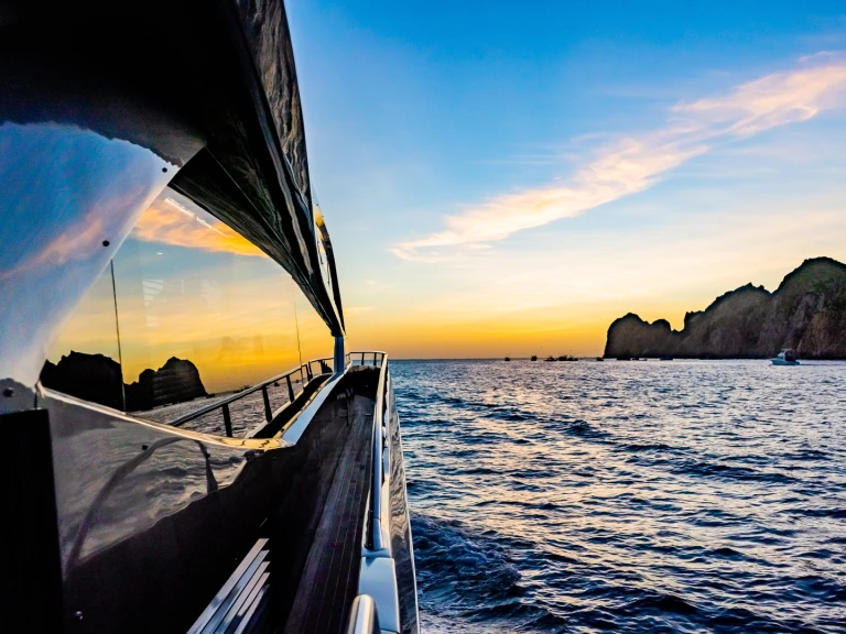 Yacht di lusso a noleggio a Cabo San Lucas al miglior prezzo