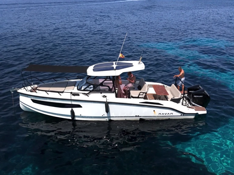 Noleggio barche Quicksilver Navan S30 a Santa Eulària des Riu su Samboat