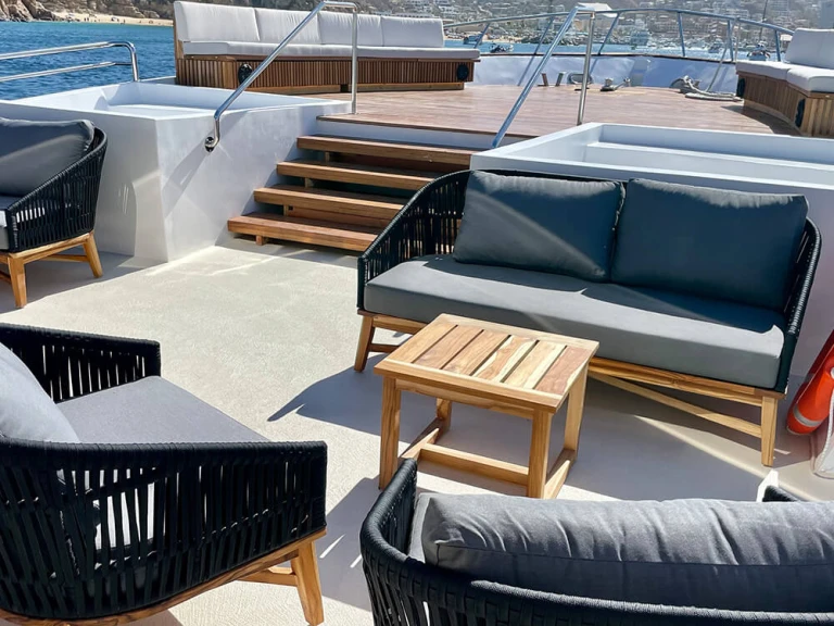 Noleggiare una Pelican Luxury Motor Yacht a Cabo San Lucas
