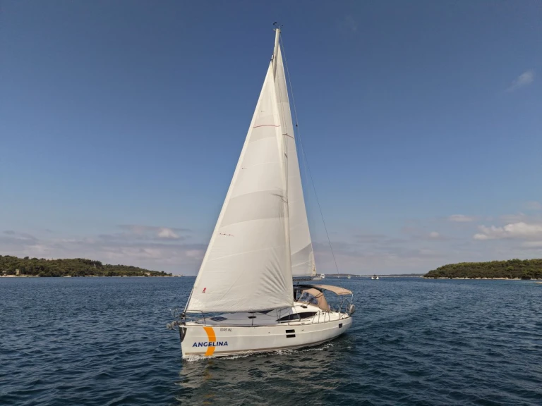 Noleggio barche Elan Impression 40 a Pola su Samboat