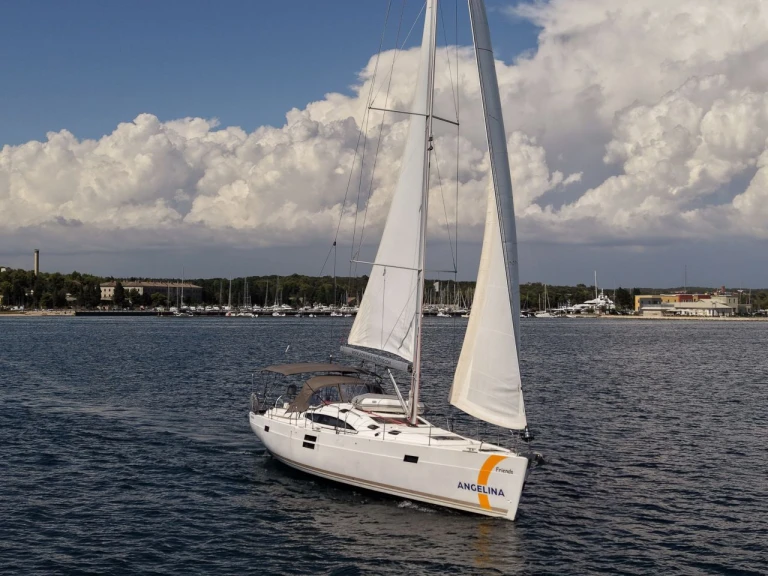 Noleggio Barca a vela con o senza skipper Elan a Pola