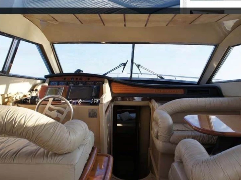 Noleggio barche Ferretti Ferretti 53 a Marsiglia su Samboat