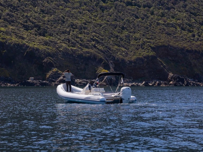 Noleggio a Coti-Chiavari – Kardis KARDIS 880 APACHE su SamBoat