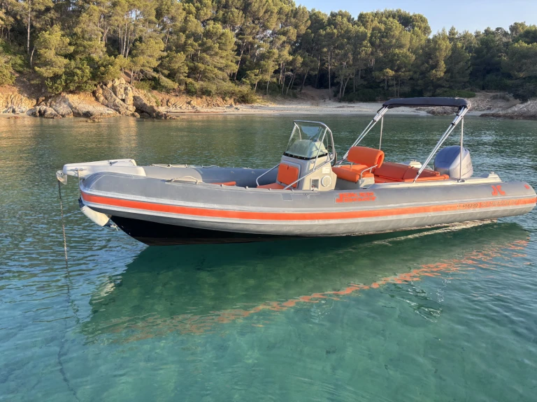 Noleggiare una Ranieri Voyager 22 a Hyères