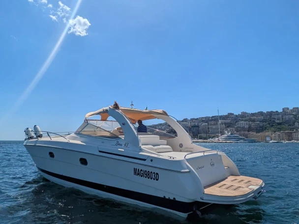 Noleggio Yacht di lusso con o senza skipper Baia a Napoli