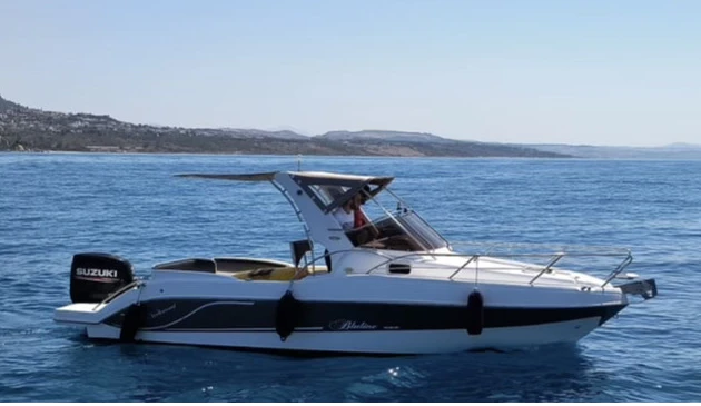 Noleggio Barca a motore Bluline con patente nautica