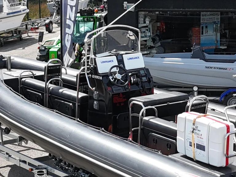 Noleggio barche Vannes economico SR 8.60 PRO
