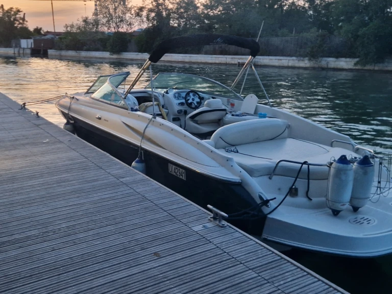 Noleggio a San Giuliano - Venezia – Monterey 268SC su SamBoat