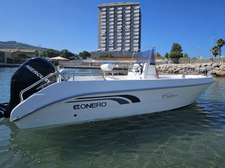 Barca a motore a noleggio a Porto San Giorgio al miglior prezzo
