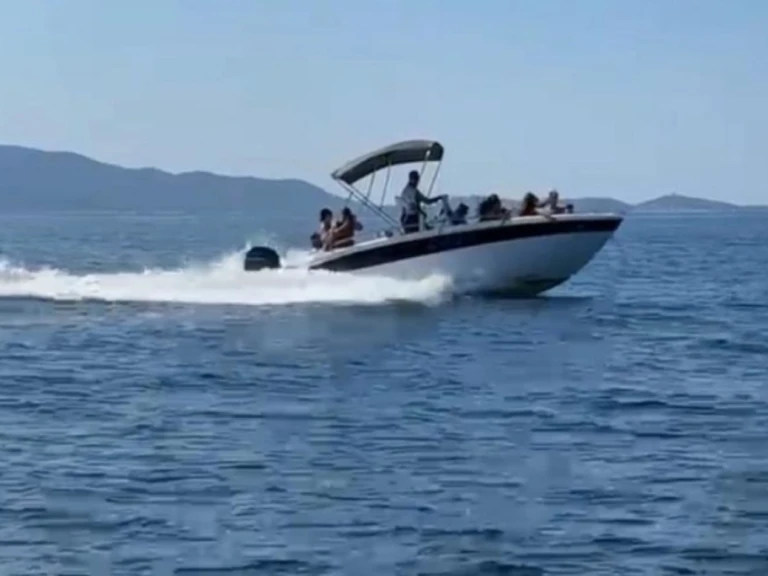 Barca a motore a noleggio a Portoferraio al miglior prezzo