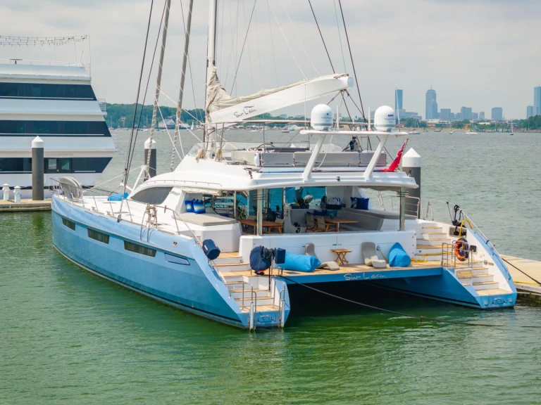 Noleggio Yacht di lusso Privilege con patente nautica