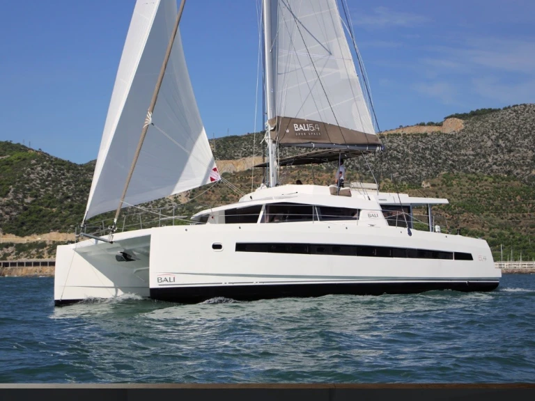 Noleggio Catamarano Bali con patente nautica