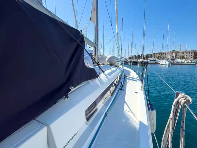Noleggio a Pola – Jeanneau Sun Odyssey 440 su SamBoat