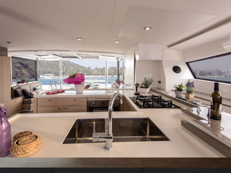 Noleggio Catamarano Bali con patente nautica