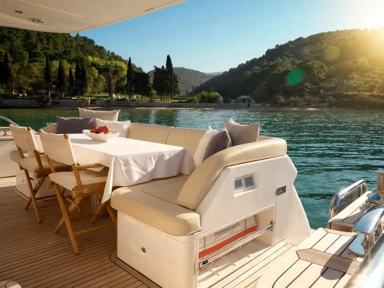 Noleggio Barca a motore con o senza skipper Princess a Podstrana