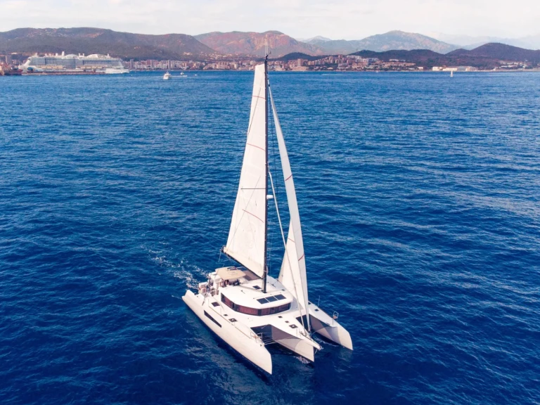 Noleggio Catamarano con o senza skipper Neel a Propriano