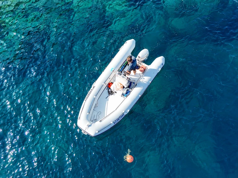 Noleggio Gommone a Le Brusc – sportis Mc4700