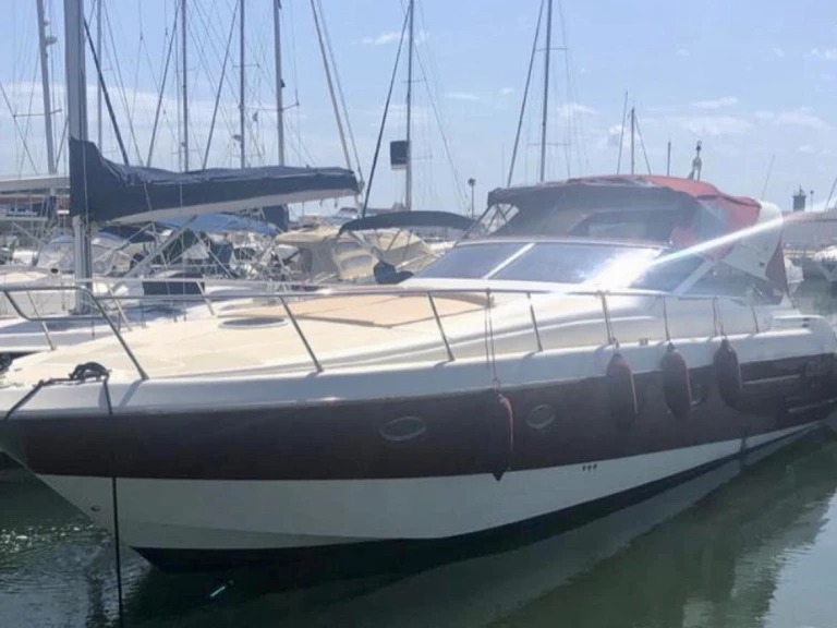 Noleggiare una Giorgi-Marine Must 45 a Italia