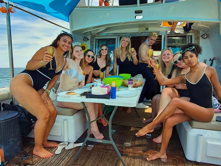 Noleggiare una Dan's Boat 46ft a Lisbona