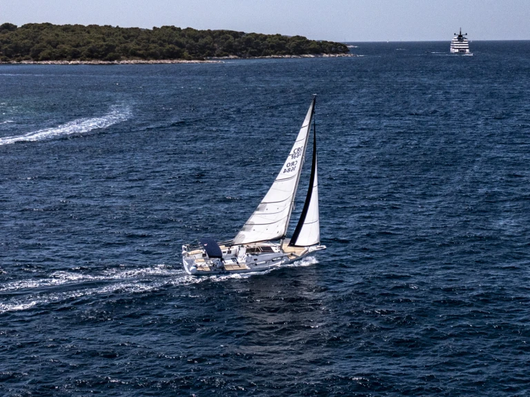 Noleggio barche Val Val 35 a Lesina (Hvar) su Samboat