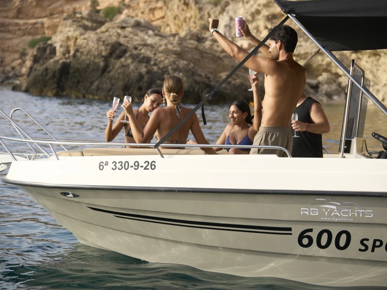 Noleggio a Sant Antoni de Portmany – Giant 600 open sport su SamBoat