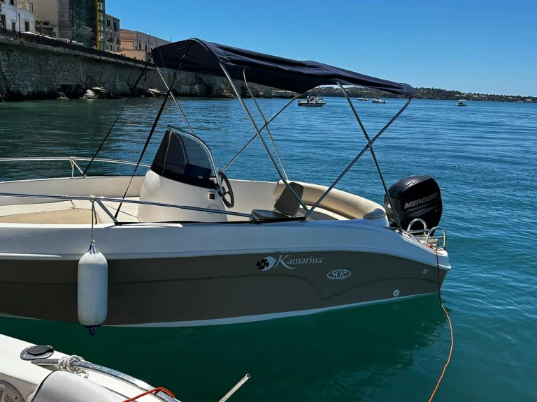 Noleggiare una Kamarina 505 Open a Siracusa