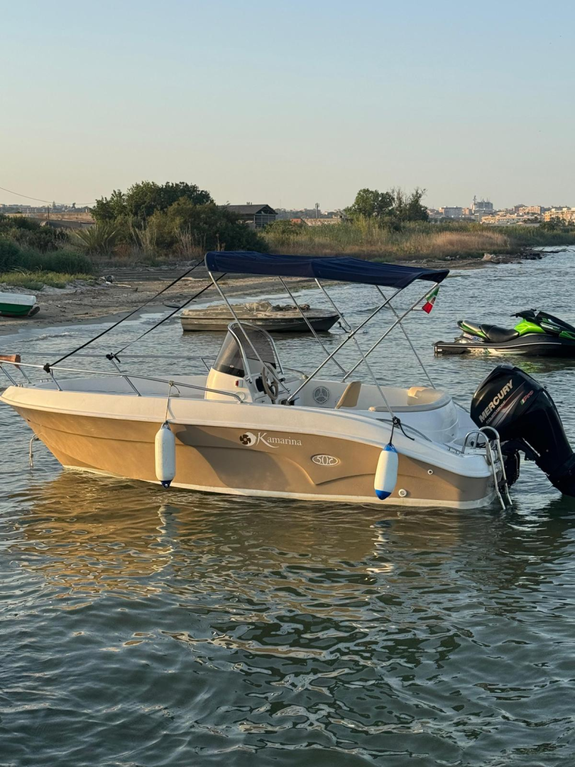 Noleggio Barca a motore a Siracusa – Kamarina 505 Open