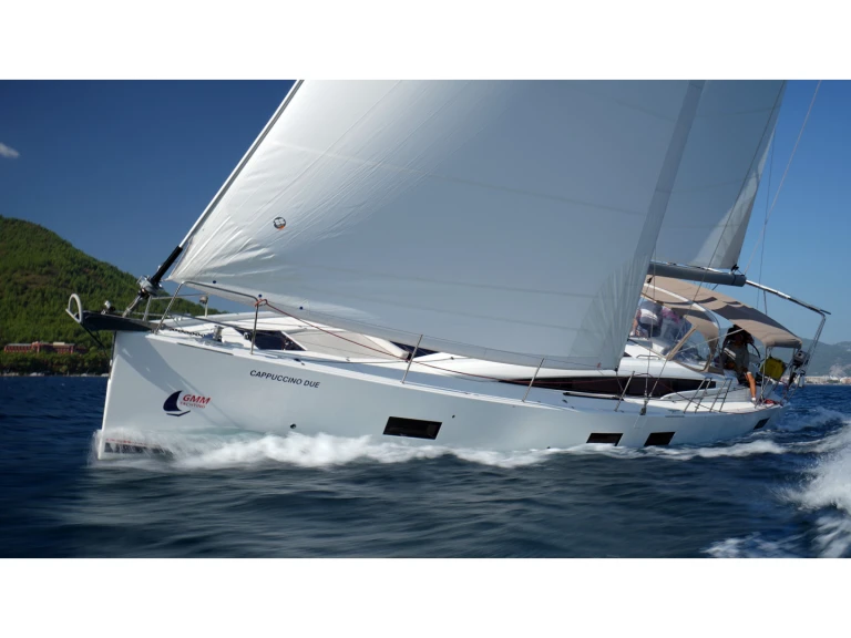 Noleggio Barca a vela Jeanneau con patente nautica