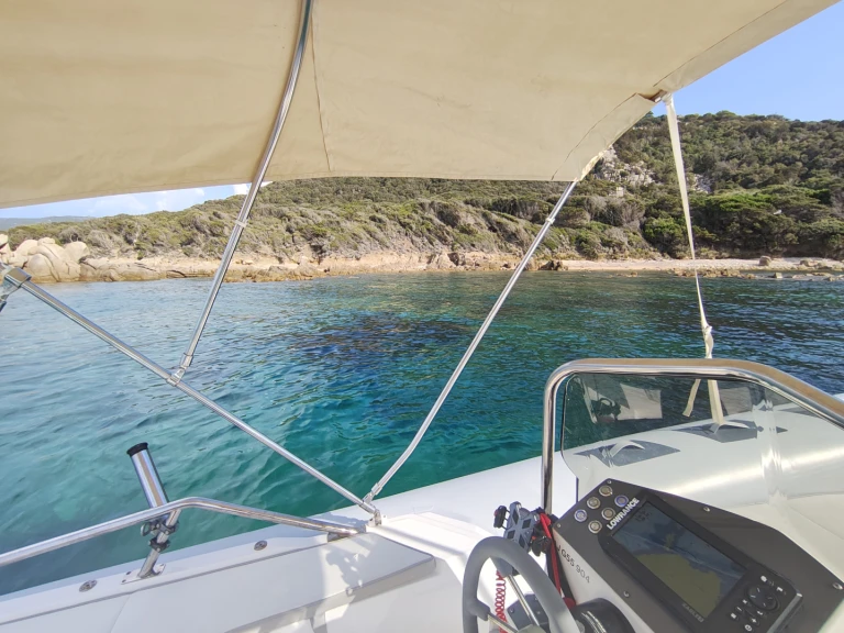 Gommone a noleggio a Portigliolo al miglior prezzo