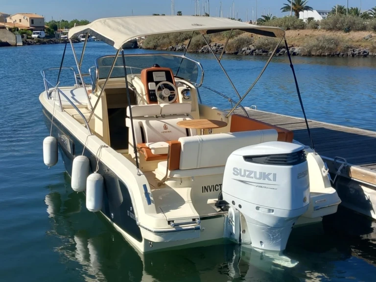 Invictus  Invictus 240 CX da affittare a  Saint-Raphaël