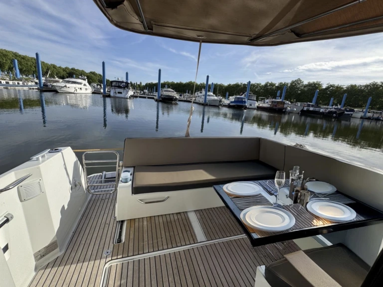 Noleggiare una Jeanneau Merry Fisher 895 a Asnières-sur-Seine