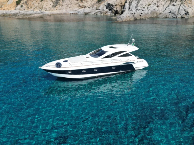 Noleggio Barca a motore con o senza skipper Giorgi a Villasimius