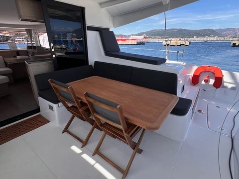 Noleggio barche Lagoon Lagoon 42 a Ajaccio su Samboat