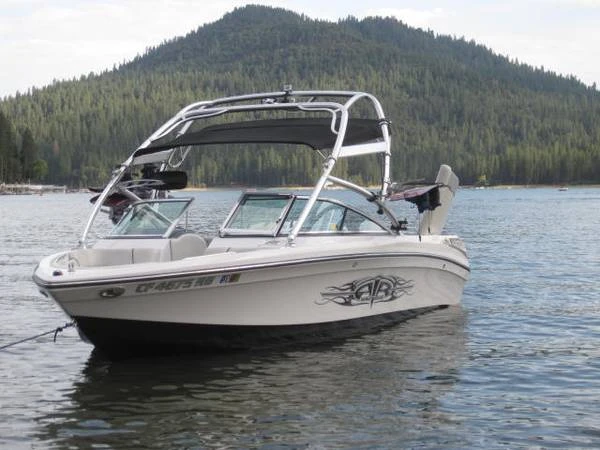 Noleggio Barca a motore Nautique Correct Craft con patente nautica