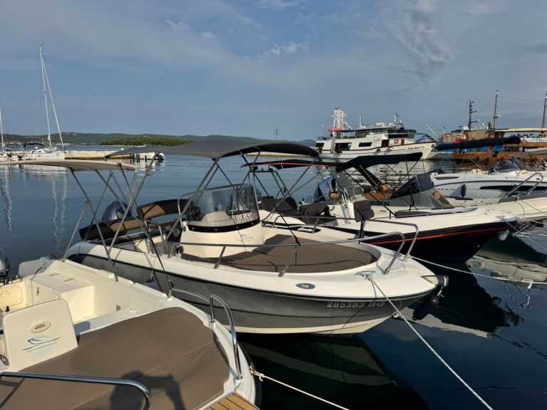 Noleggiare una Fisher Fisher 20 a Tkon