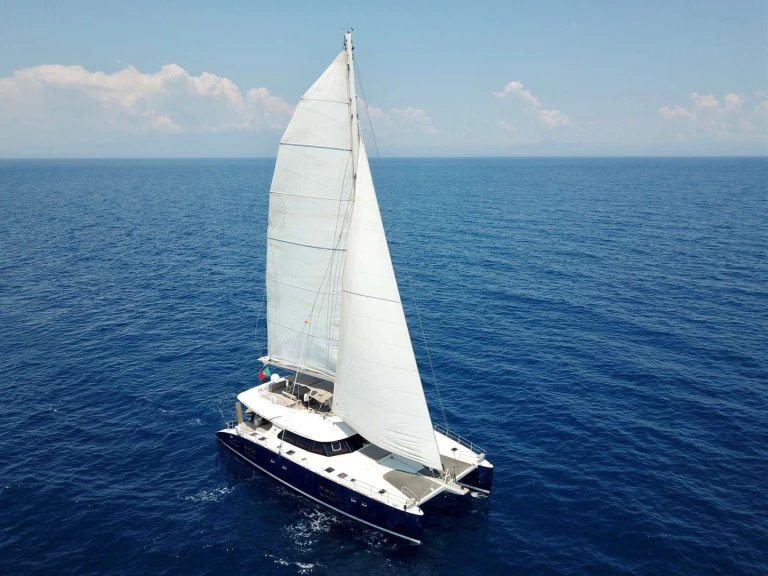 Noleggiare una Sunreef Free Spirit a Corsica