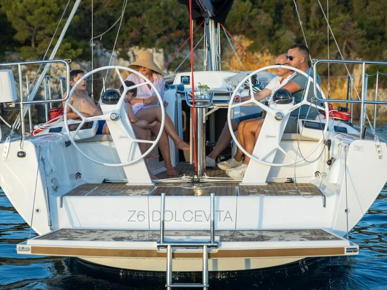 Noleggiare una Dehler Dehler 38 SQ a Rovigno