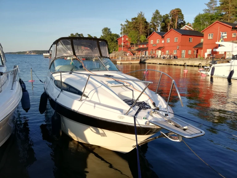 Noleggio Barca a motore con o senza skipper Bayliner a Stockholm