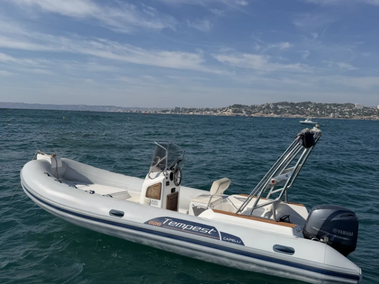 Noleggiare una Capelli Tempest 626 a Marsiglia