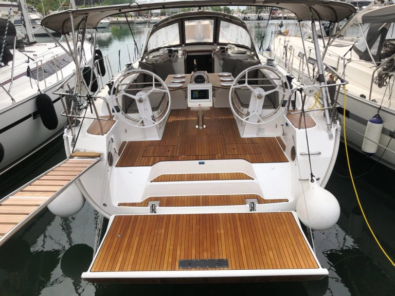 Bavaria Cruiser 46 da affittare a  Lefkáda