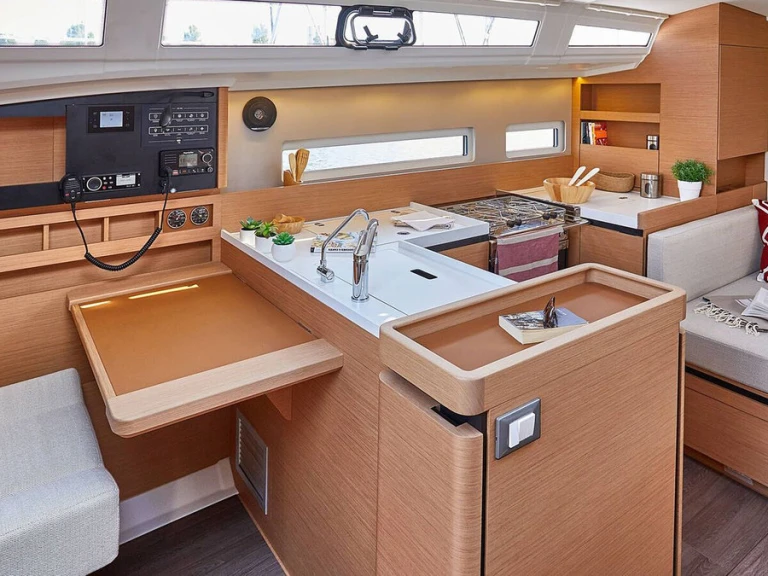 Noleggio Barca a vela a Gouviá – Jeanneau Sun Odyssey 410