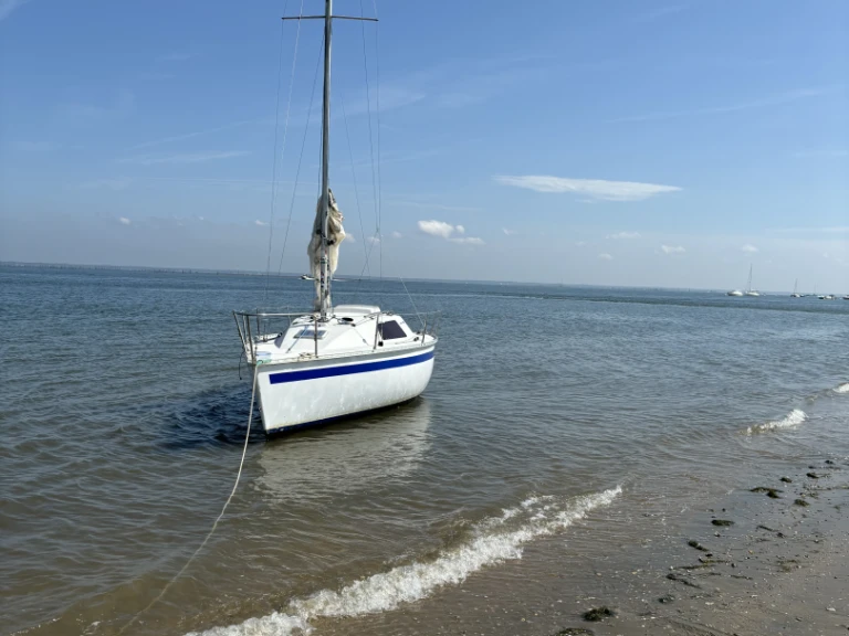 Yachting-France Jouët 680 da affittare a  Francia