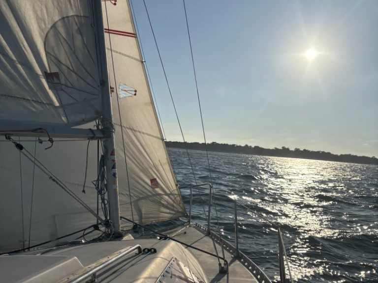 Noleggiare una Yachting-France Jouët 680 a Francia