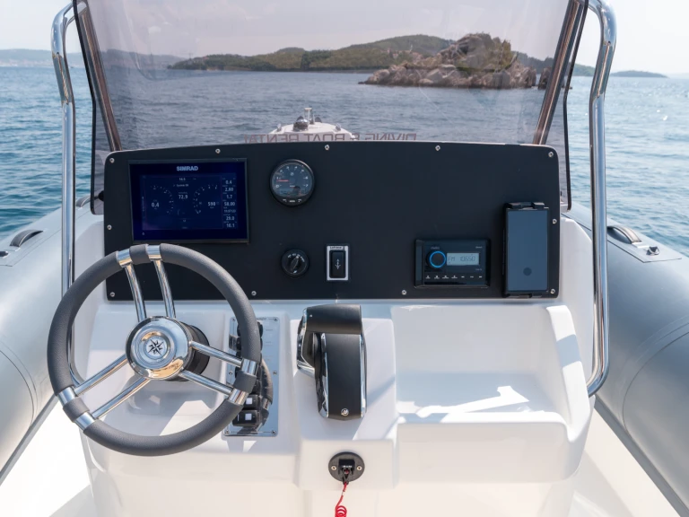 Noleggio Gommone Pirelli con patente nautica