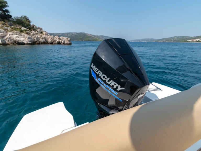 Gommone a noleggio a Trogir al miglior prezzo
