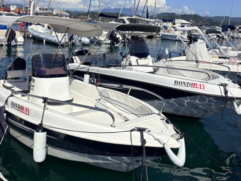 Noleggio Barca a motore a La Spezia – Trimarchi Trimarchi 53 S Enica
